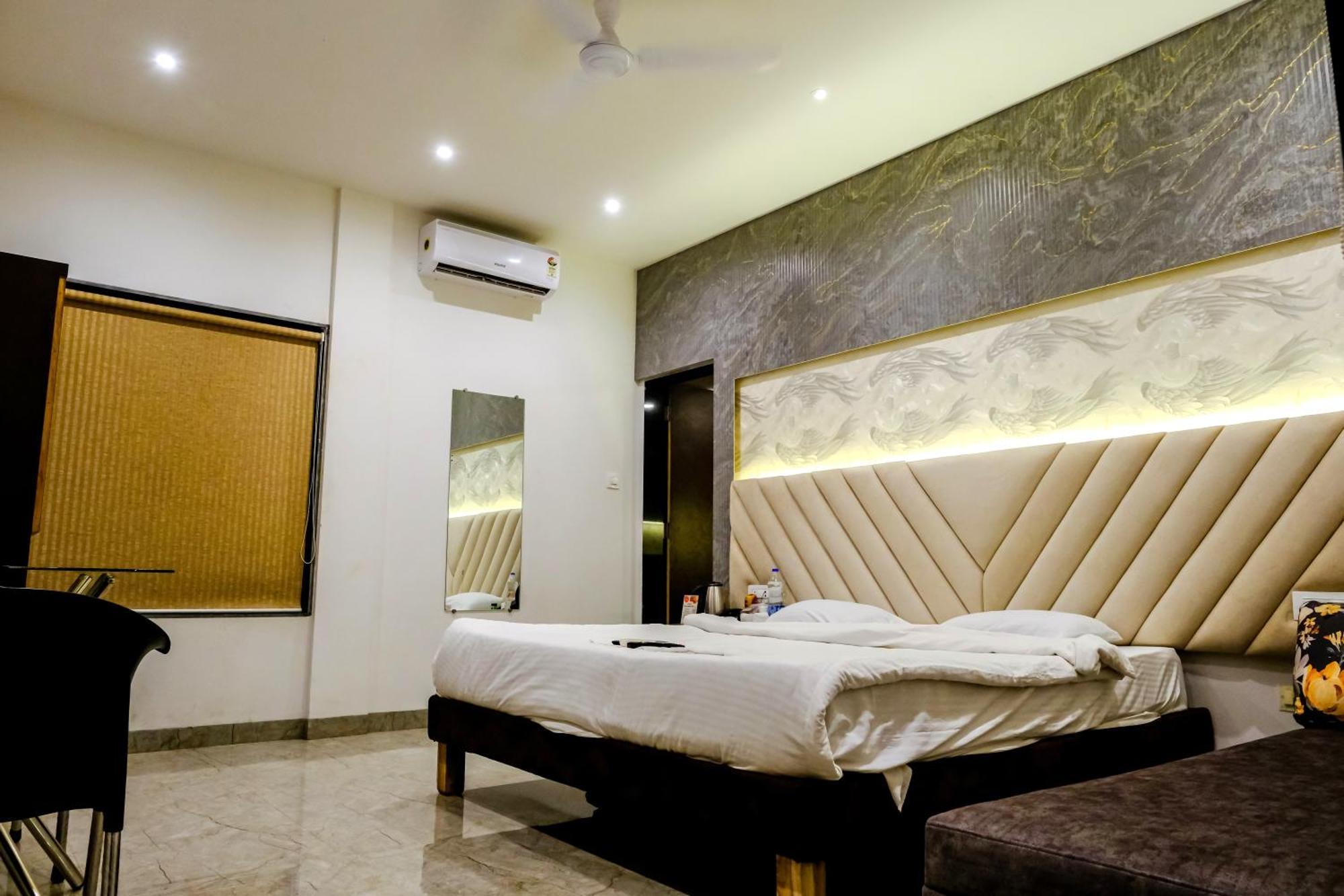 Sanidhya Beach Resort Alībāg Exterior photo